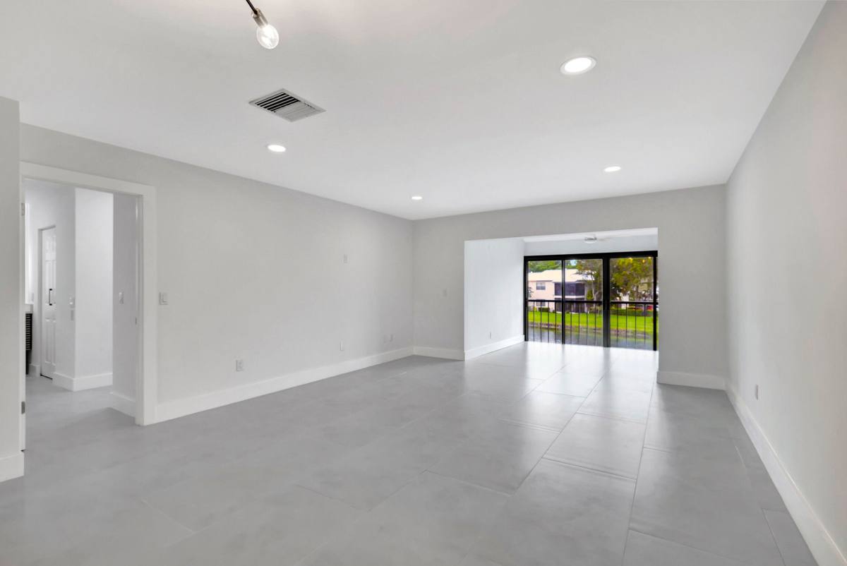 Apartment for rent at 7898 Eastlake Dr #7D, Boca Raton, FL 33433