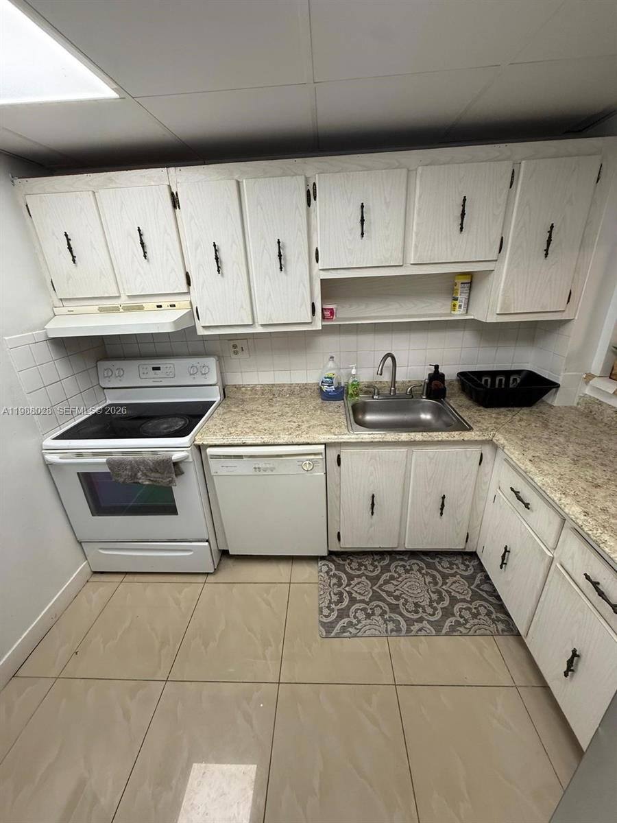 Condo for rent at 220 SW 9th Ave #516, Hallandale, FL 33009