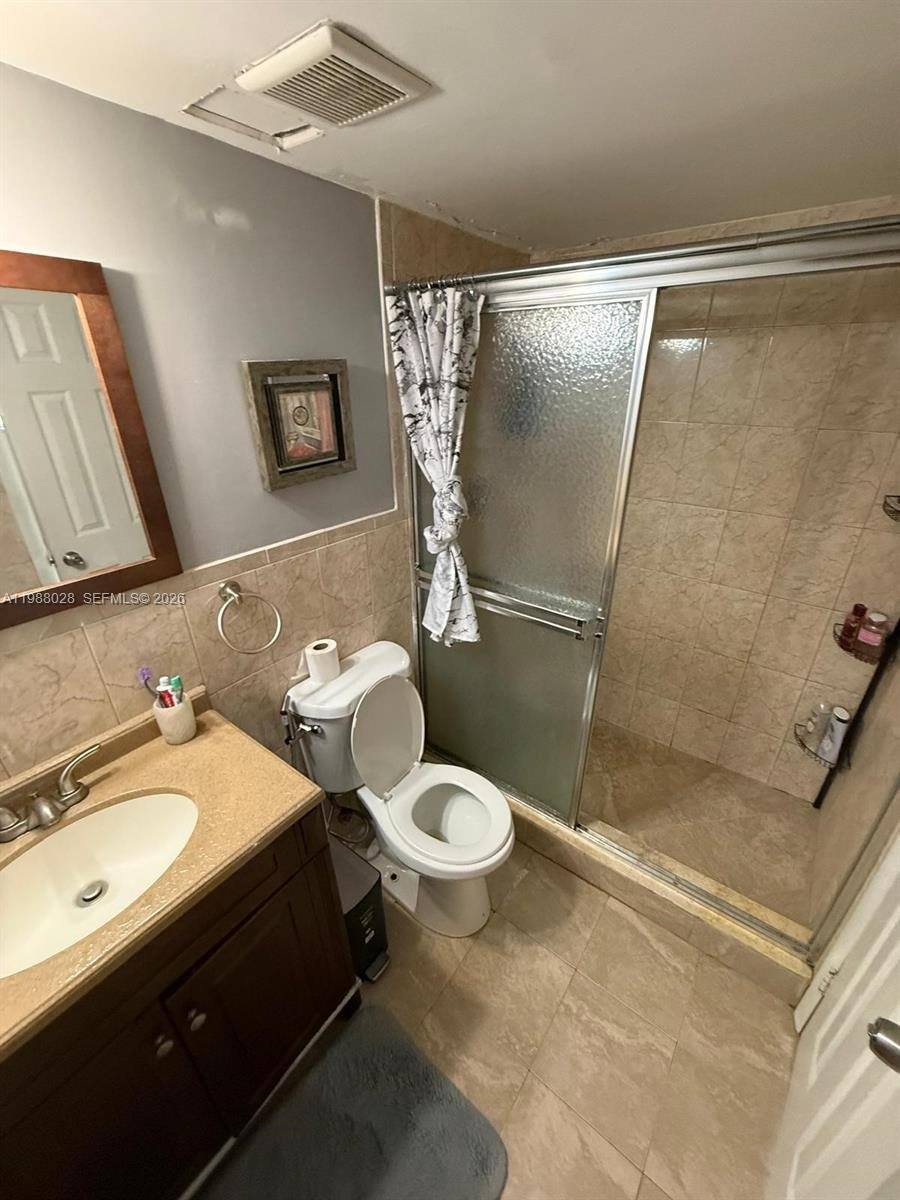 Condo for rent at 220 SW 9th Ave #516, Hallandale, FL 33009