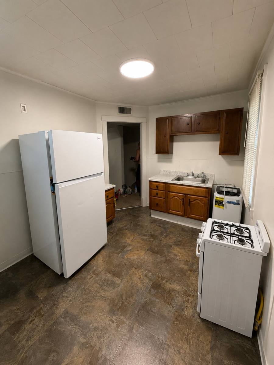 Apartment for rent at 1807 4th Ave #2, New Kensington, PA 15068