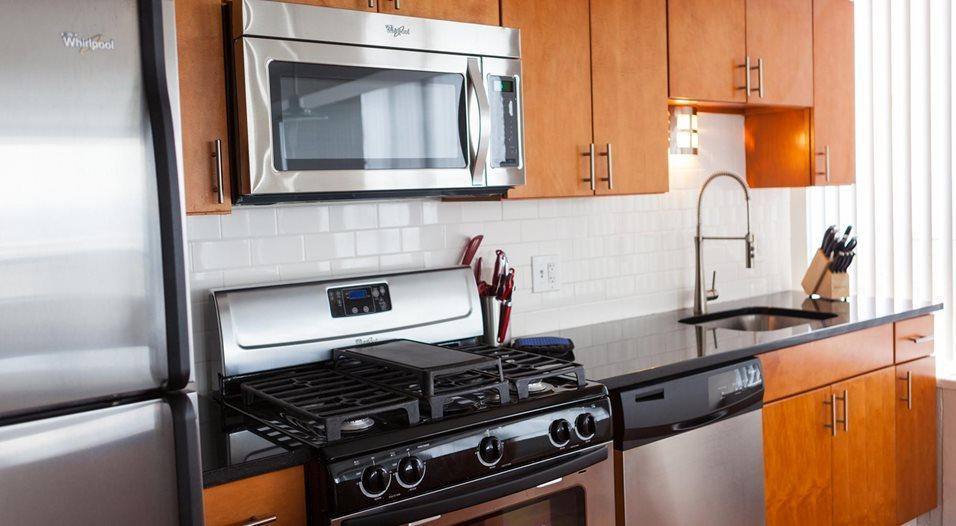 Apartment for rent at 3233 S King Dr, Chicago, IL 60616