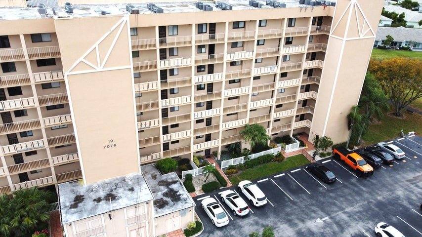 Apartment for rent at 7076 Huntington Lane #608, Delray Beach, FL 33446