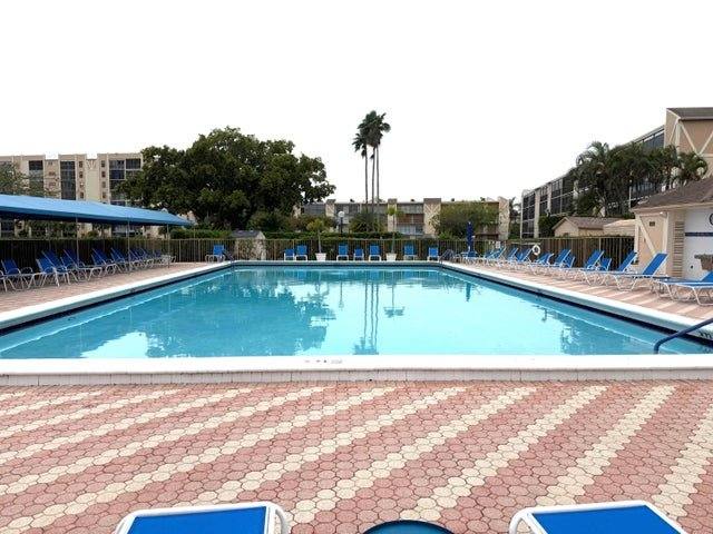 Apartment for rent at 7076 Huntington Lane #608, Delray Beach, FL 33446