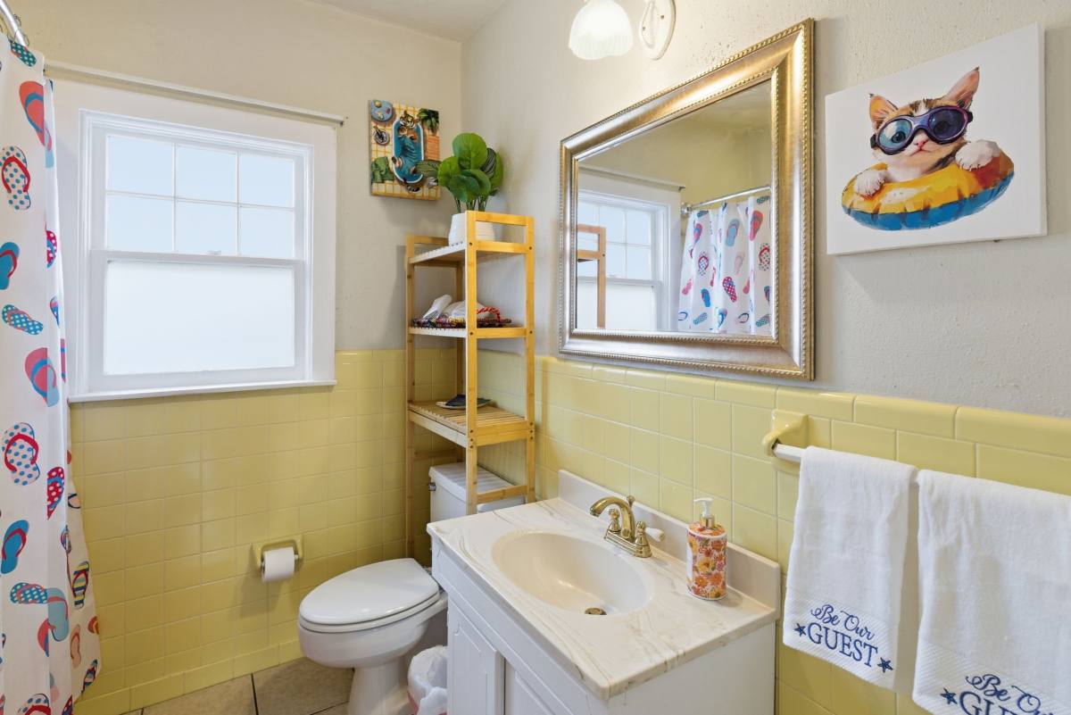 Townhouse for rent at 162 S Fulton St, Mobile, AL 36606
