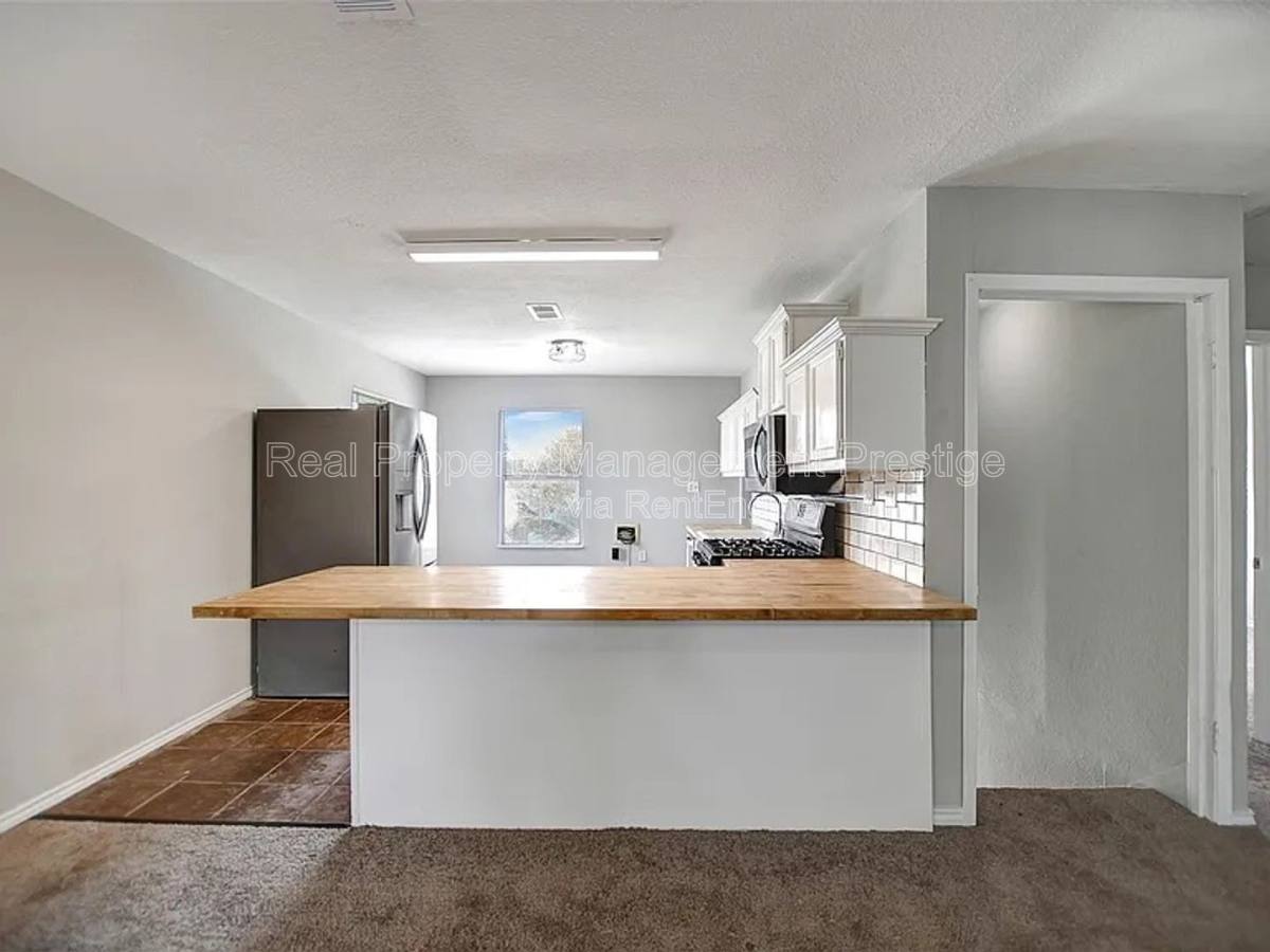 Apartment for rent at 5313 Perry Ave, Galveston, TX 77551