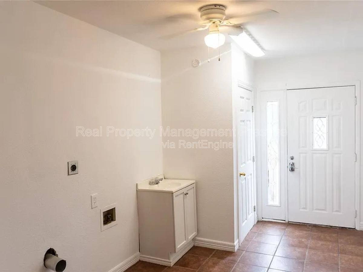 House for rent at 5311 Perry Ave, Galveston, TX 77551