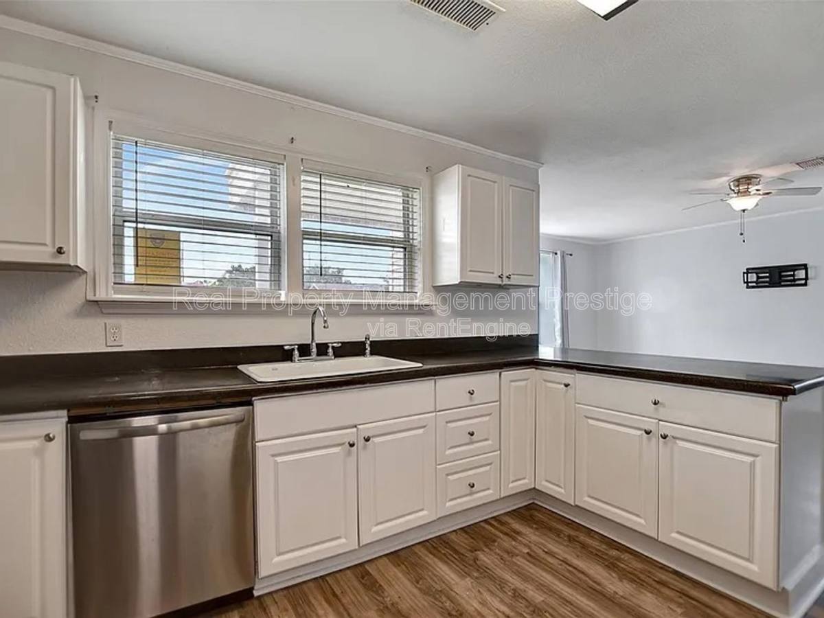 House for rent at 5311 Perry Ave, Galveston, TX 77551