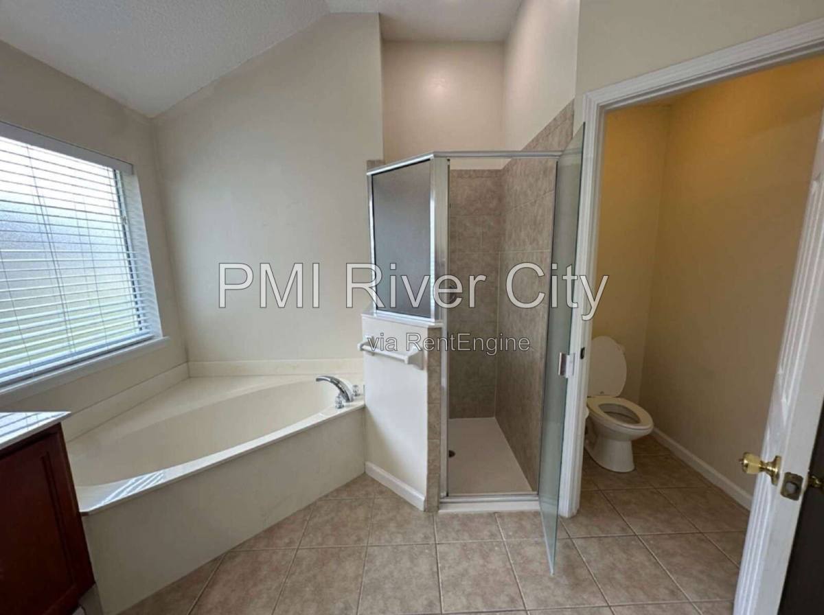 House for rent at 533 Alice Cove Court, Jacksonville, FL 32218