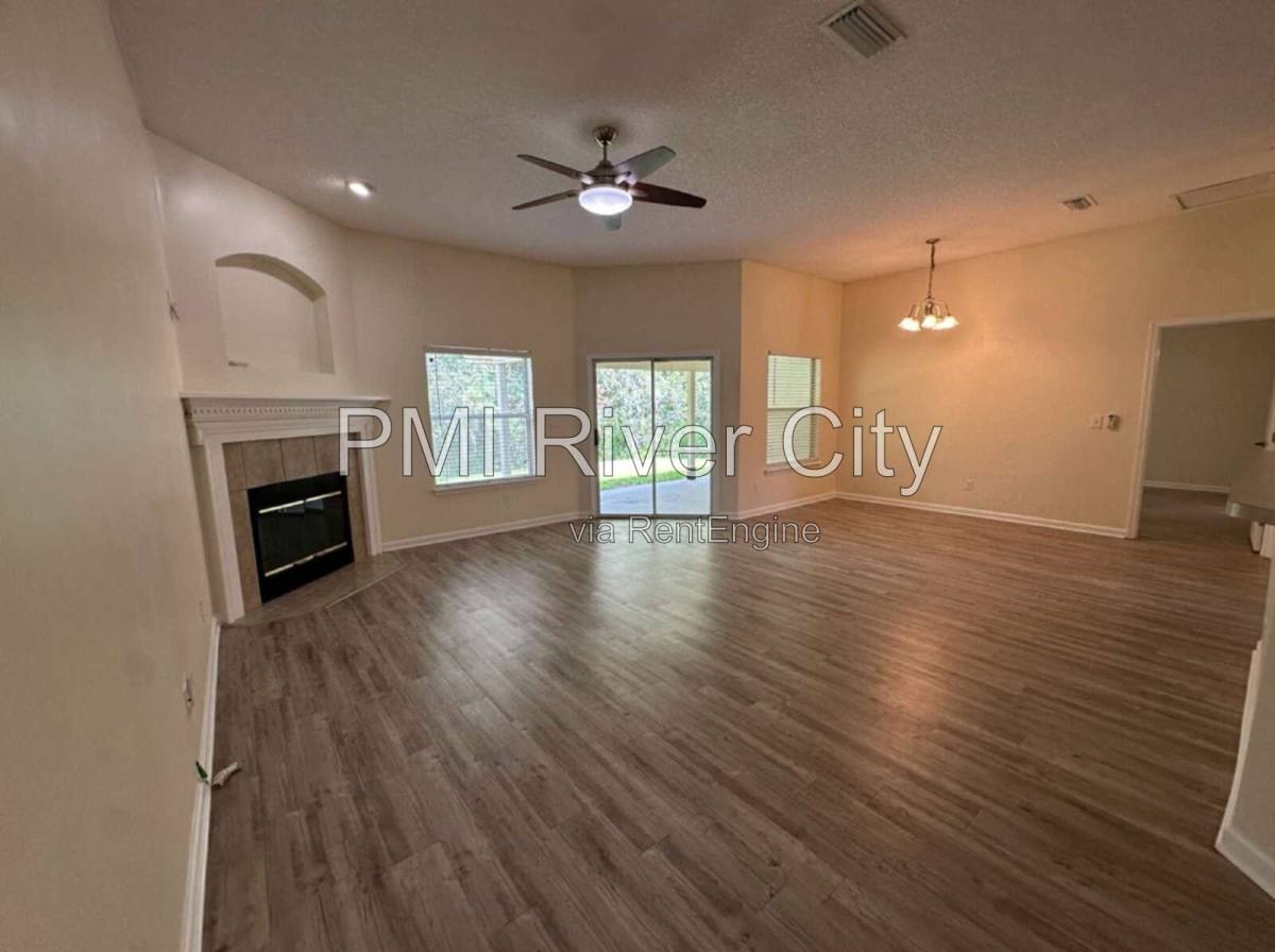House for rent at 533 Alice Cove Court, Jacksonville, FL 32218
