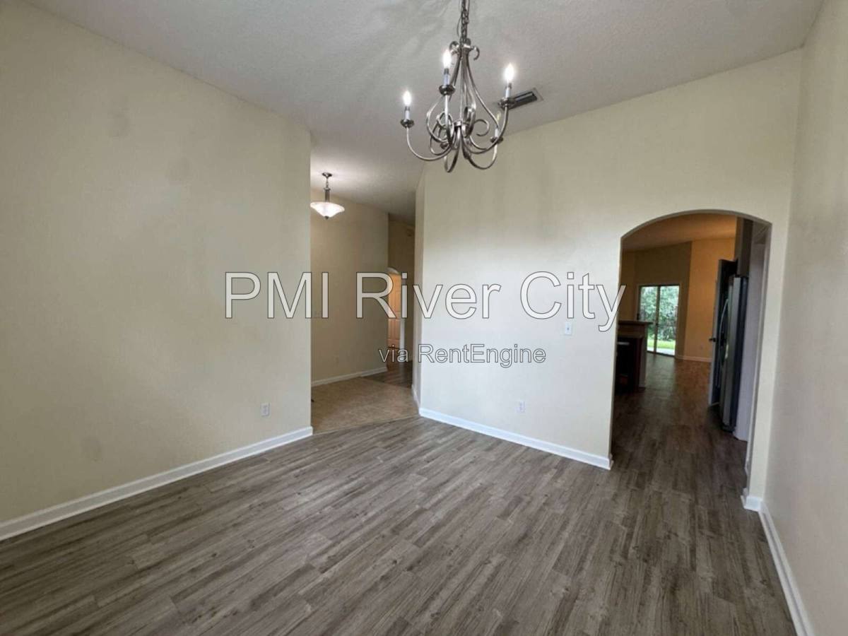 House for rent at 533 Alice Cove Court, Jacksonville, FL 32218