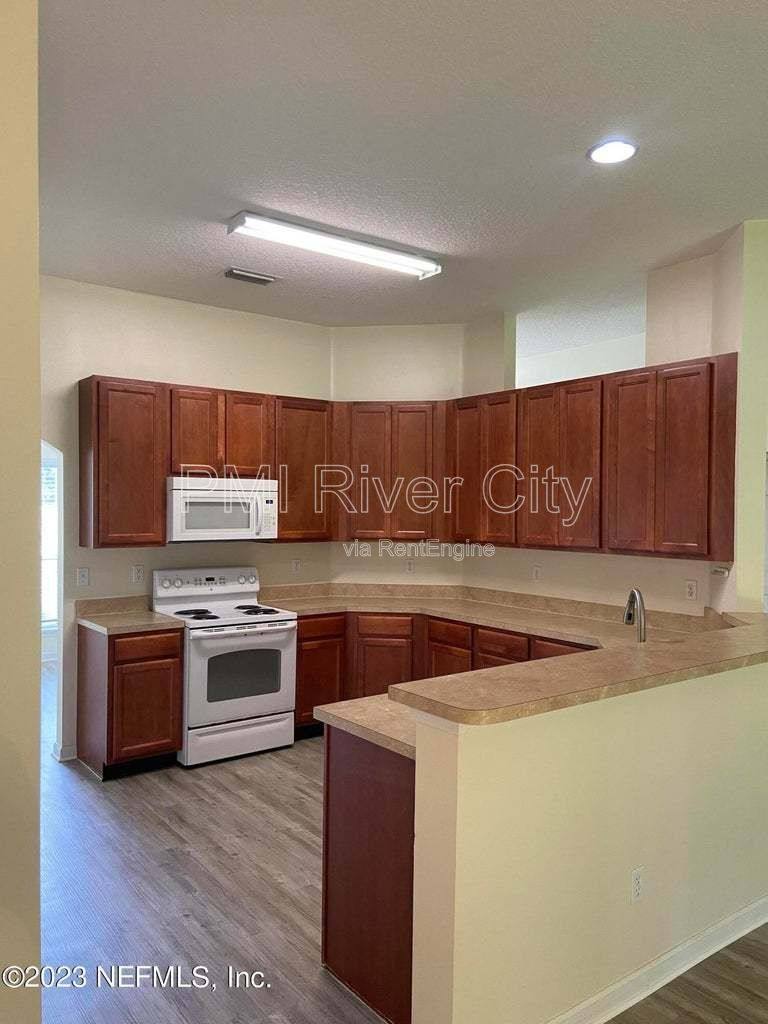 House for rent at 533 Alice Cove Court, Jacksonville, FL 32218