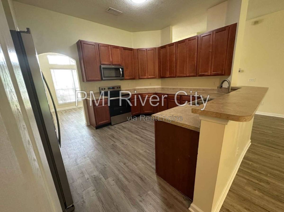 House for rent at 533 Alice Cove Court, Jacksonville, FL 32218