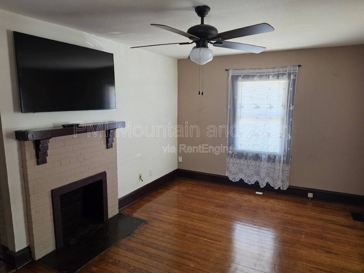 House for rent at 309 Dennis St, Swannanoa, NC 28778