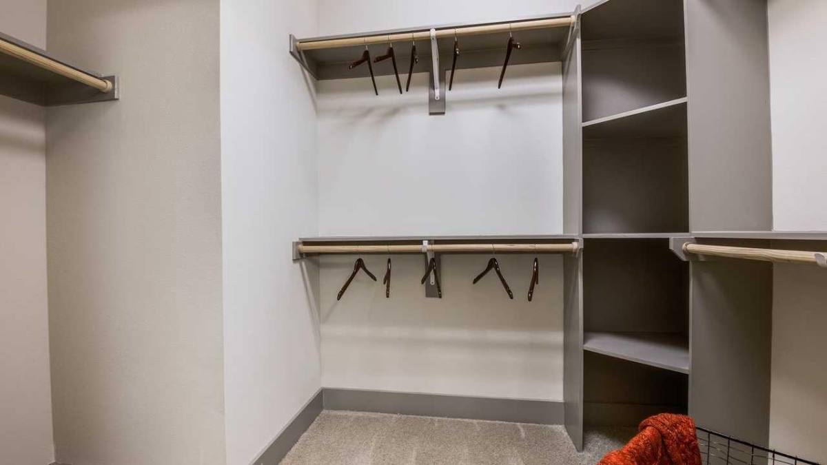 Apartment for rent at 680 Executive Dr, Plano, TX 75074