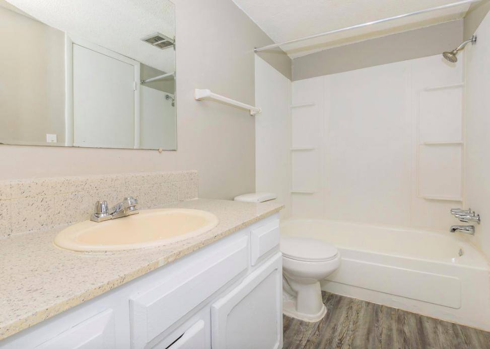 Apartment for rent at 11239 N Pennsylvania Ave, Oklahoma City, OK 73120