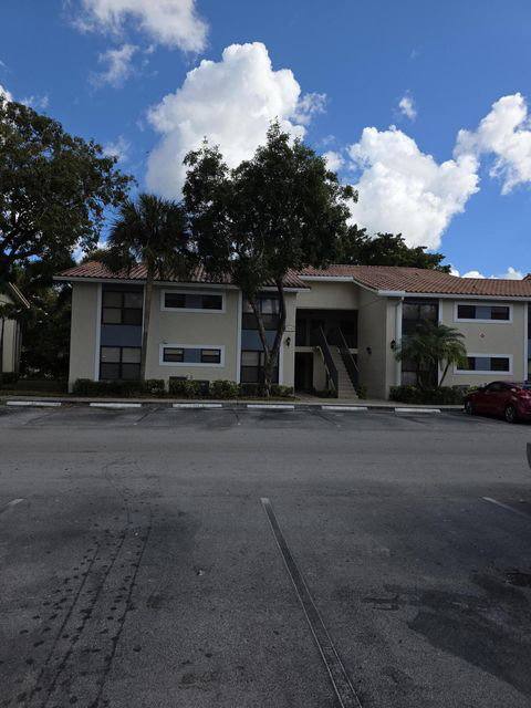 Apartment for rent at 1463 Lake Crystal Dr, West Palm Beach, FL 33411