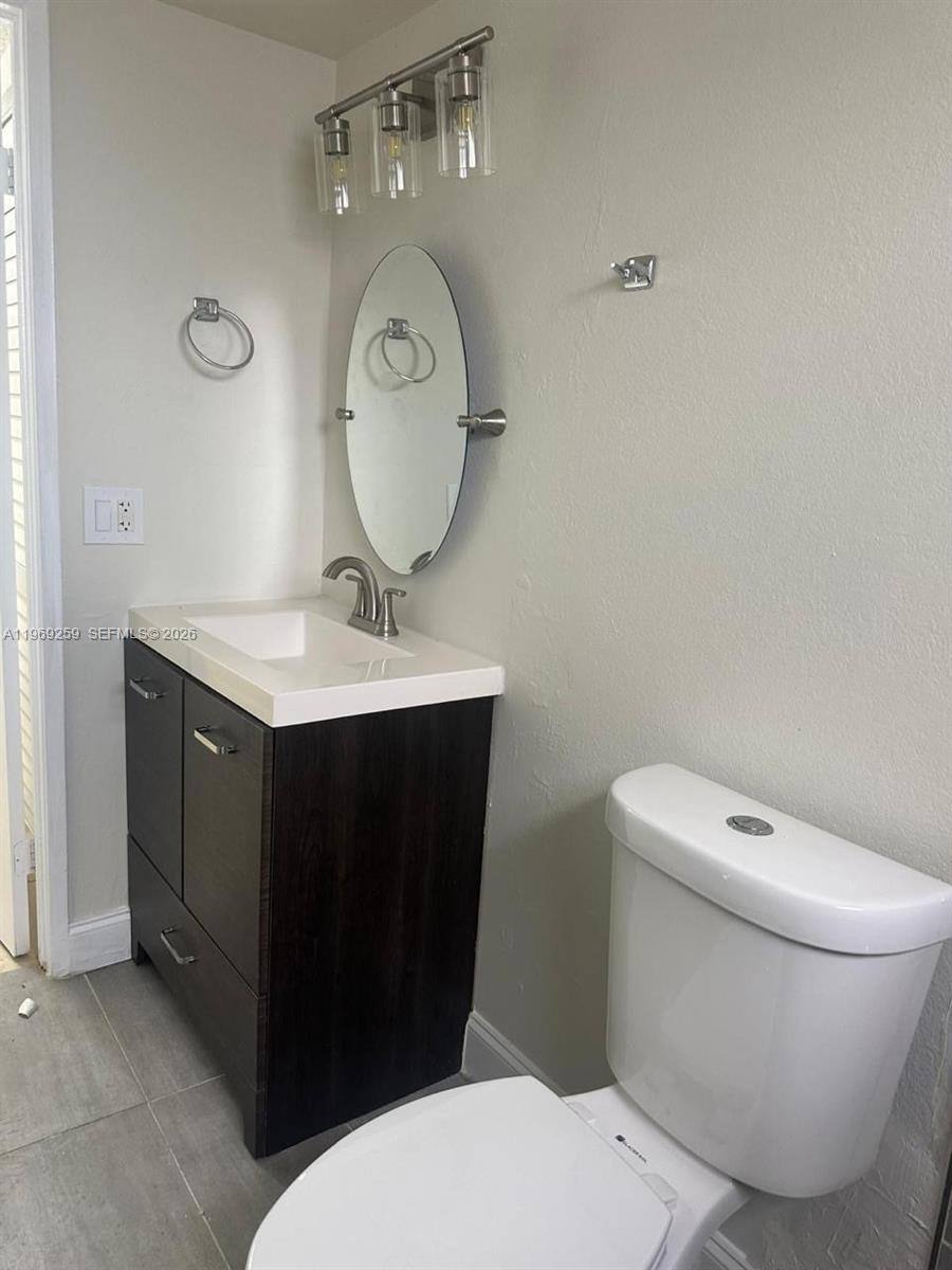Apartment for rent at 1463 Lake Crystal Dr, West Palm Beach, FL 33411