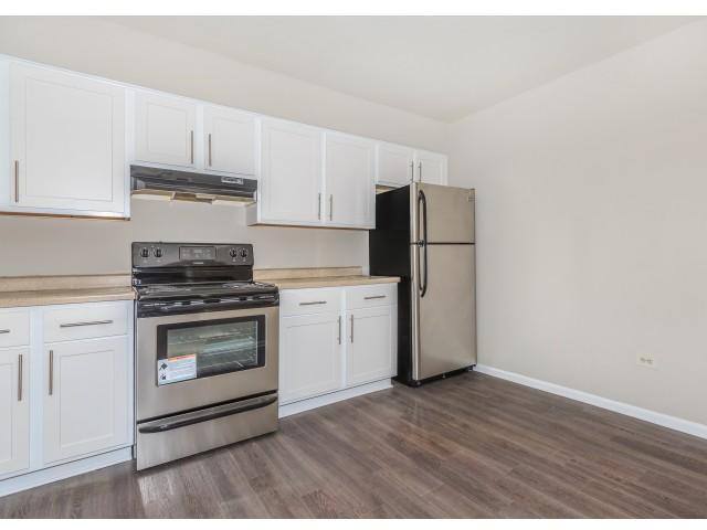 Townhouse for rent at 1550 Dempster St, Mount Prospect, IL 60056