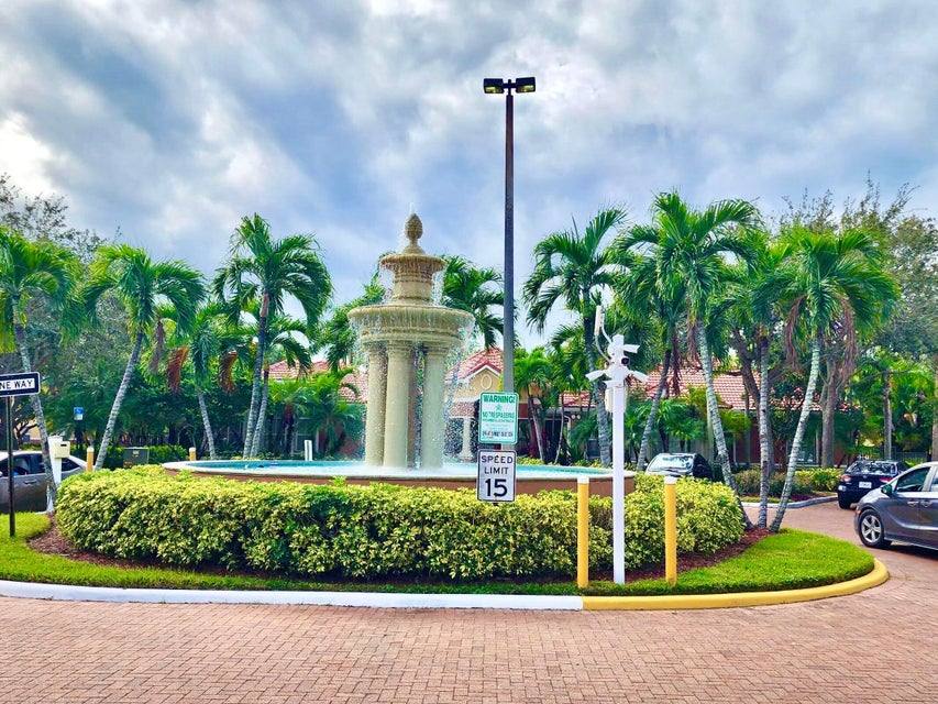 Apartment for rent at 10276 Fox Trail Rd S, West Palm Beach, FL 33411