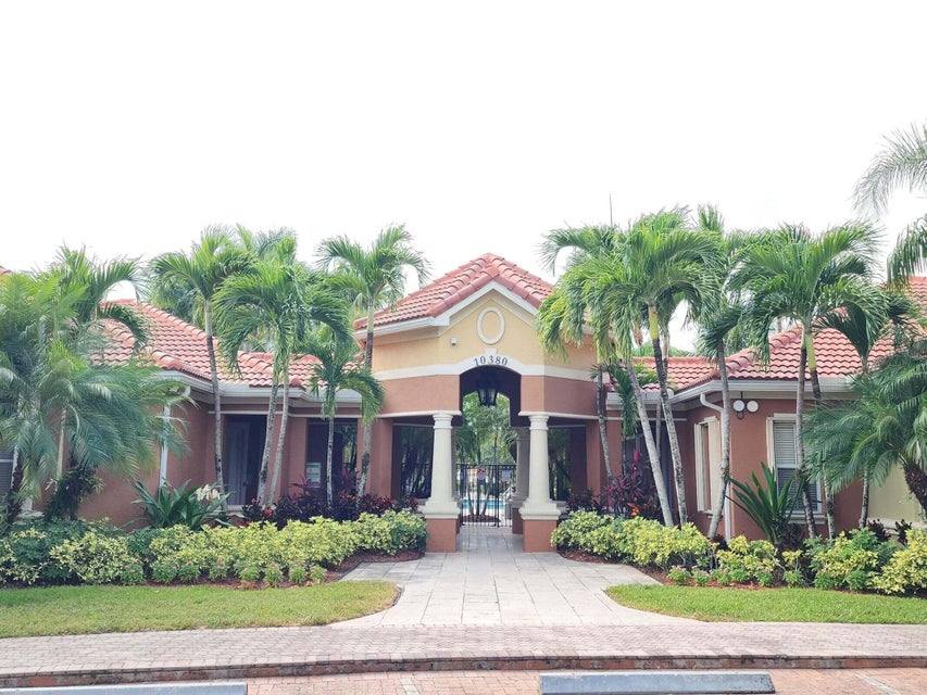 Apartment for rent at 10276 Fox Trail Rd S, West Palm Beach, FL 33411