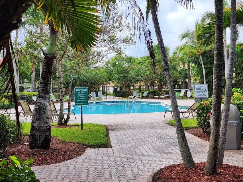 Apartment for rent at 10276 Fox Trail Rd S, West Palm Beach, FL 33411