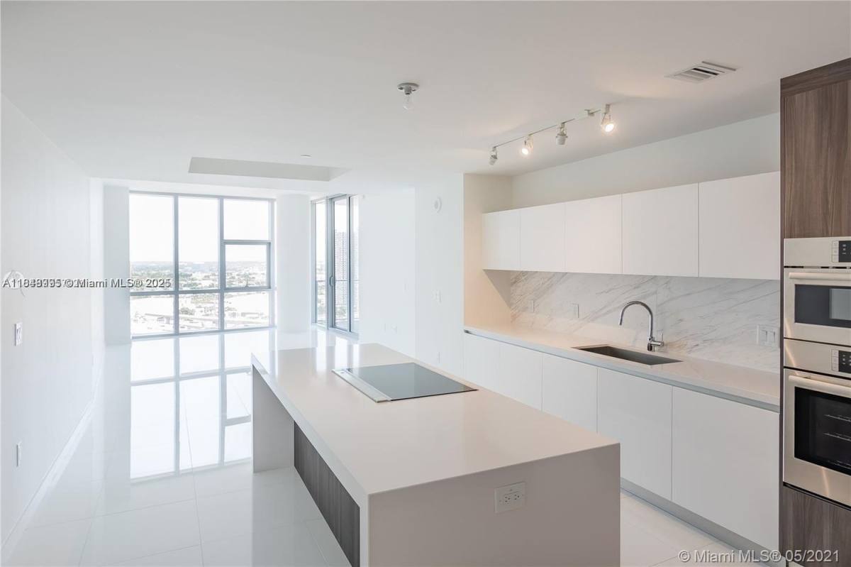 Apartment for rent at 851 NE 1st Ave, Miami, FL 33132