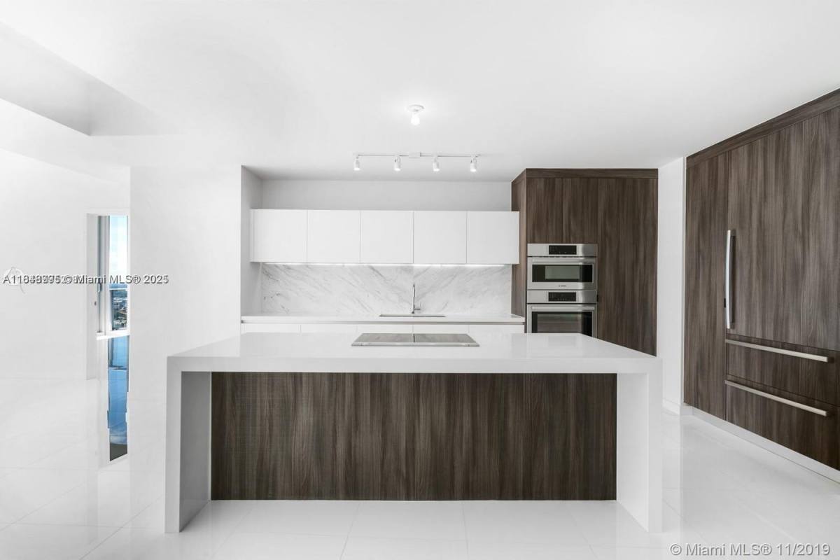 Apartment for rent at 851 NE 1st Ave, Miami, FL 33132