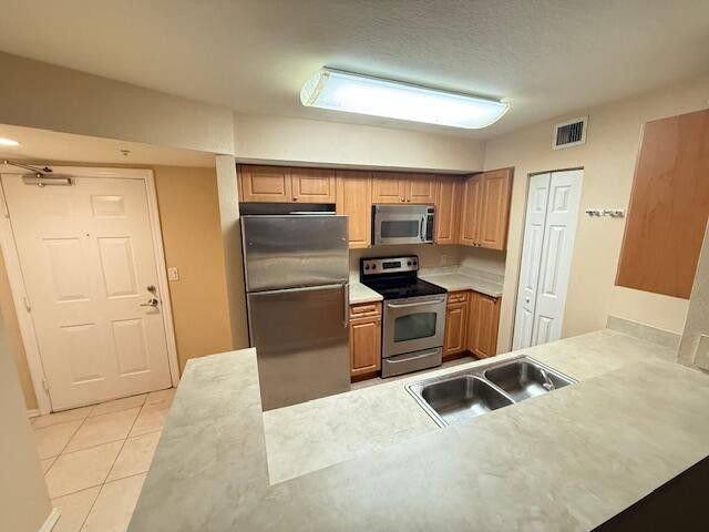 Condo for rent at 6768 Heritage Grande, Boynton Beach, FL 33437
