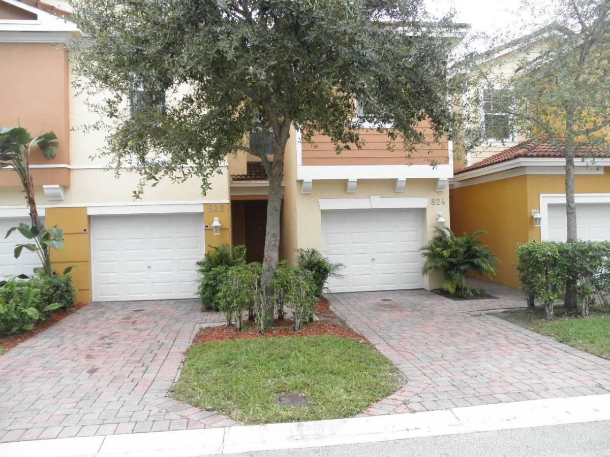Townhouse for rent at 1011 Pipers Cay Dr, West Palm Beach, FL 33415