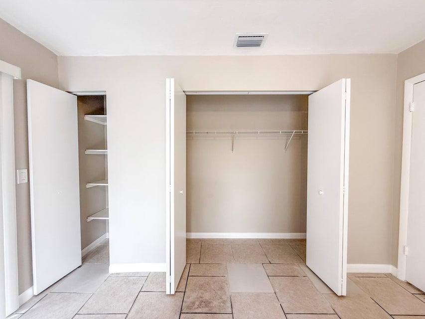 Apartment for rent at 2682 Hinda Rd, West Palm Beach, FL 33403