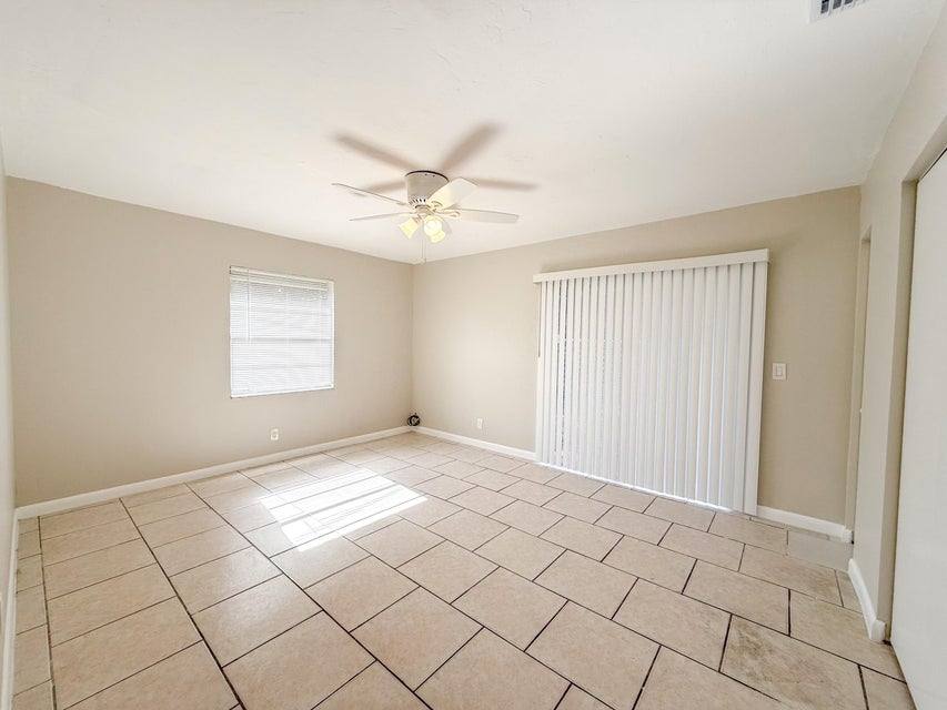 Apartment for rent at 2682 Hinda Rd, West Palm Beach, FL 33403