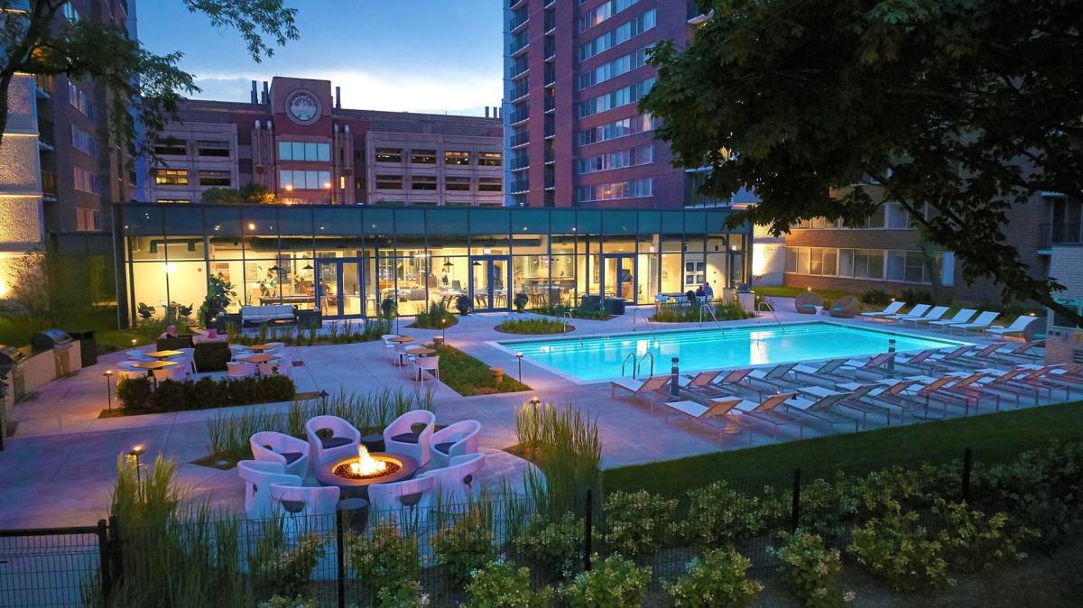 Apartment for rent at 901 S Ashland Ave, Chicago, IL 60607