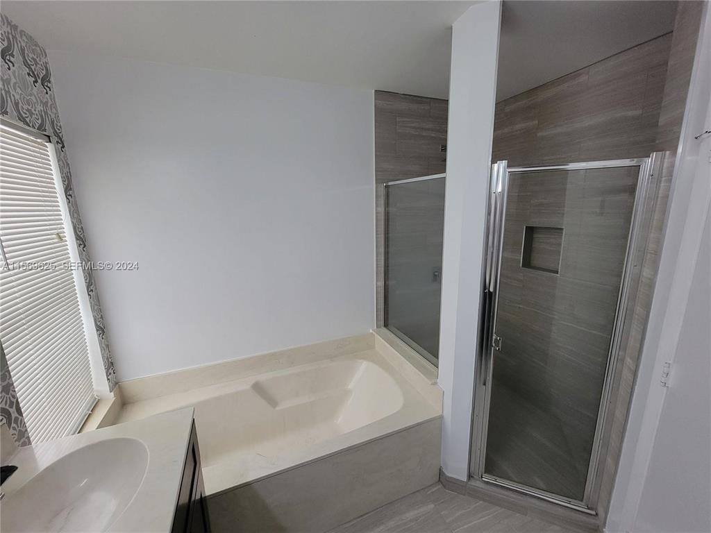 House for rent at 928 Falling Water Rd, Fort Lauderdale, FL 33326