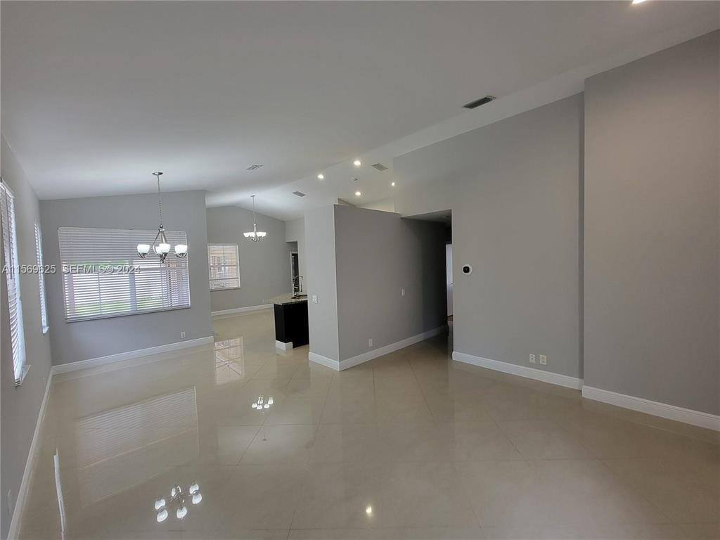 House for rent at 928 Falling Water Rd, Fort Lauderdale, FL 33326