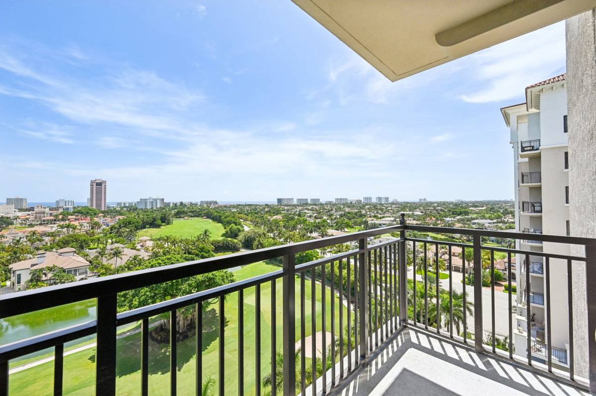 Apartment for rent at 101 NE Mizner Blvd, Boca Raton, FL 33432