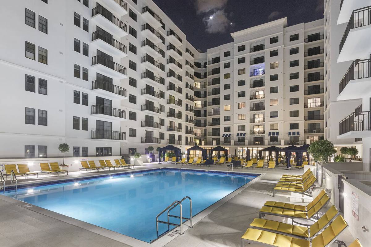 Apartment for rent at 101 NE Mizner Blvd, Boca Raton, FL 33432