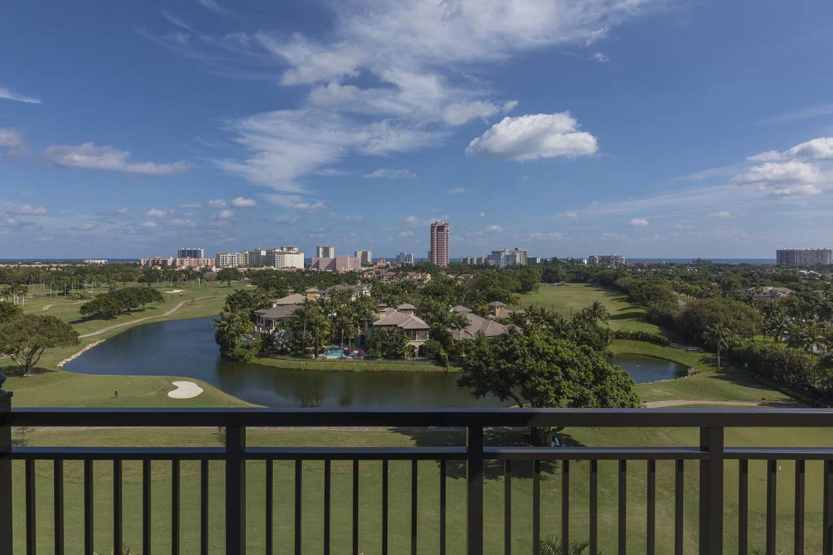 Apartment for rent at 101 NE Mizner Blvd, Boca Raton, FL 33432