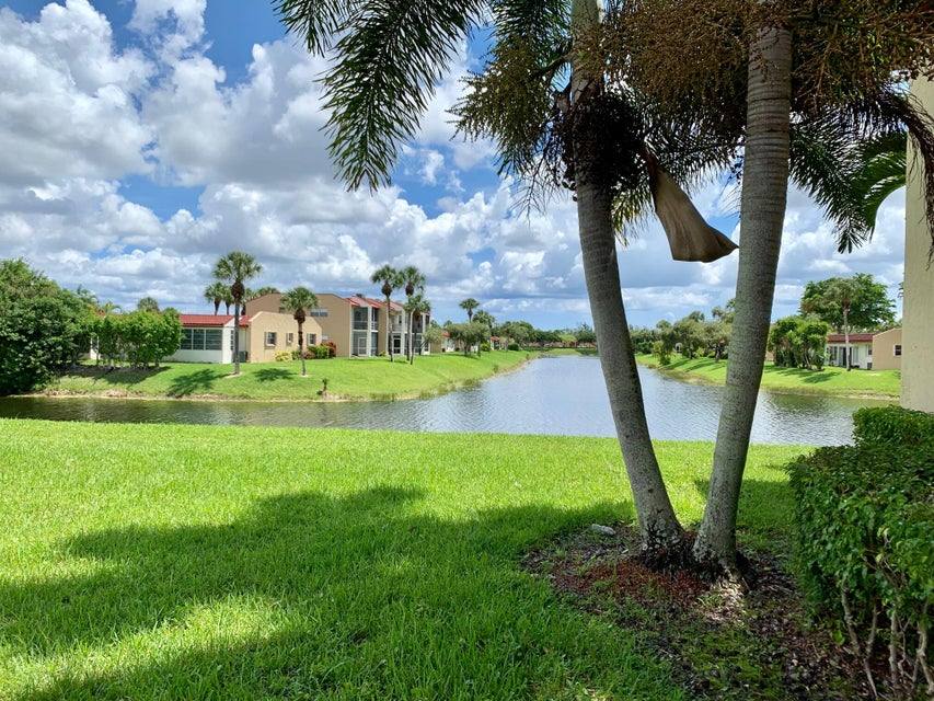 Apartment for rent at 1566 Lake Crystal Dr, West Palm Beach, FL 33411