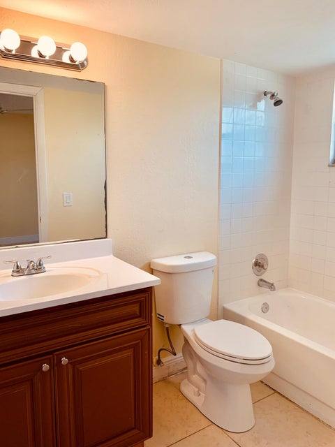 Apartment for rent at 1566 Lake Crystal Dr, West Palm Beach, FL 33411