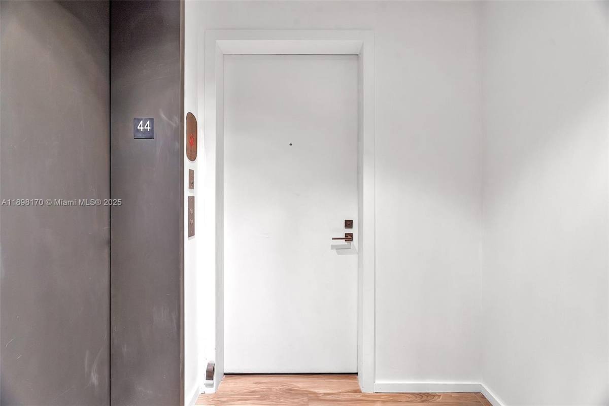 Apartment for rent at 801 S Miami Ave #4404, Miami, FL 33131
