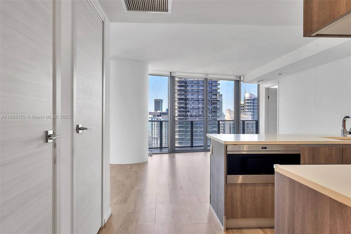 Apartment for rent at 801 S Miami Ave #4404, Miami, FL 33131