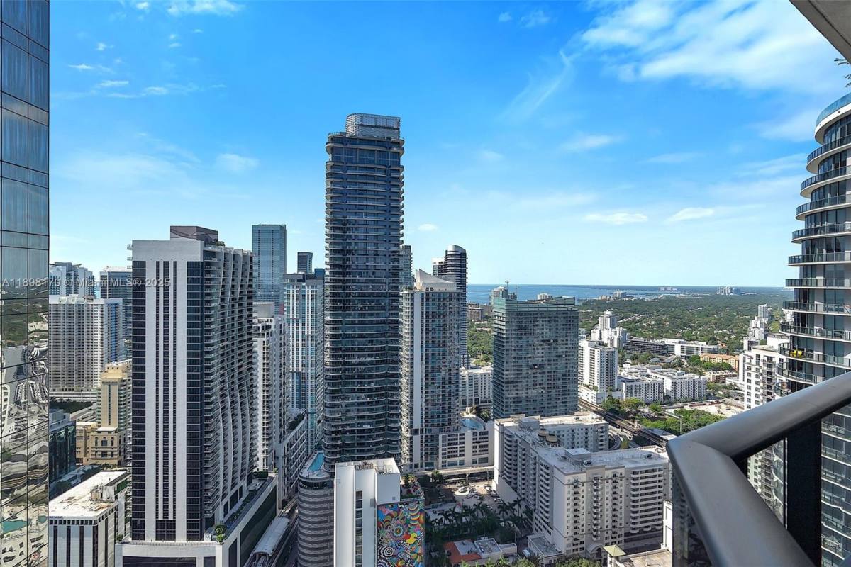 Apartment for rent at 801 S Miami Ave #4404, Miami, FL 33131