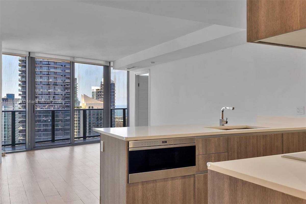 Apartment for rent at 801 S Miami Ave #4404, Miami, FL 33131