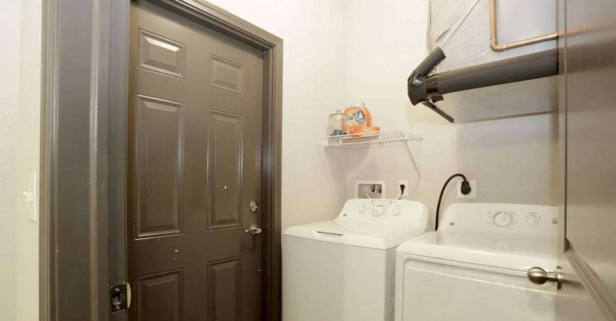 Apartment for rent at 350 Gyorr Ave, South Elgin, IL 60177
