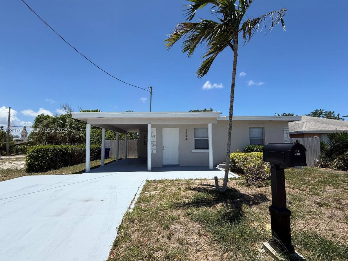 House for rent at 1494 W 34th St, West Palm Beach, FL 33404