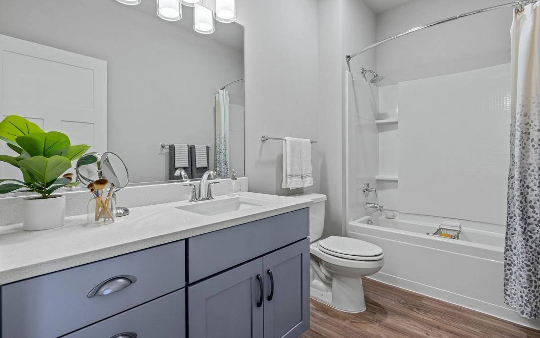 Apartment for rent at 1800 Autumn Dr, Hoffman Estates, IL 60169