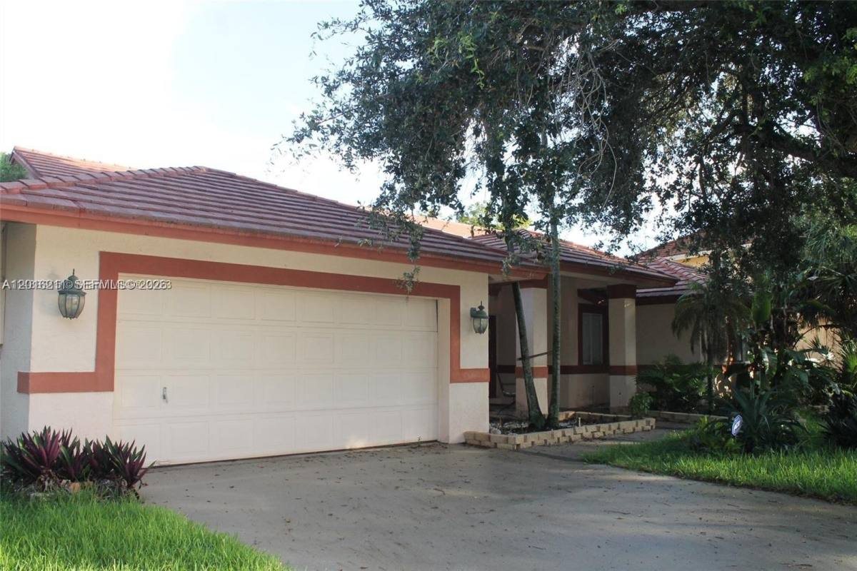 House for rent at 10340 SW 15th St, Hollywood, FL 33025
