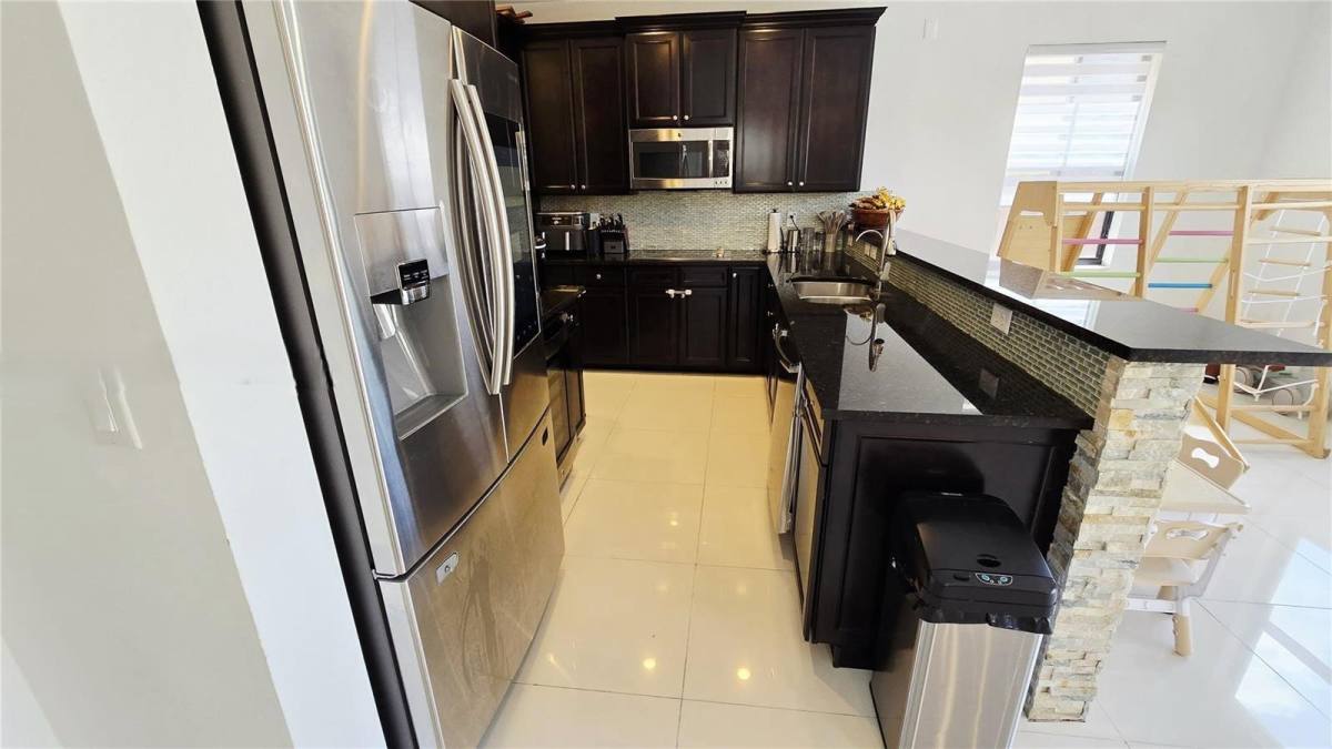 House for rent at 10032 NW 87th Terrace, Miami, FL 33178