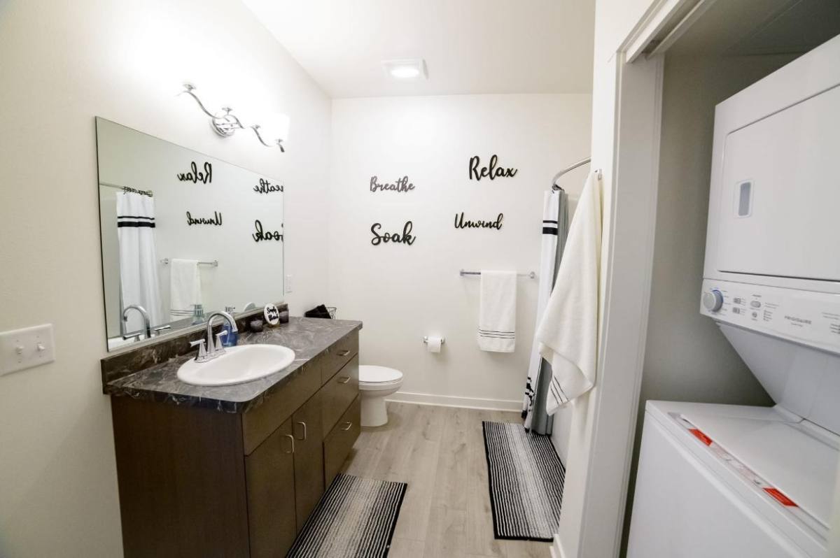Apartment for rent at 1800 Division Rd, Great Falls, MT 59404