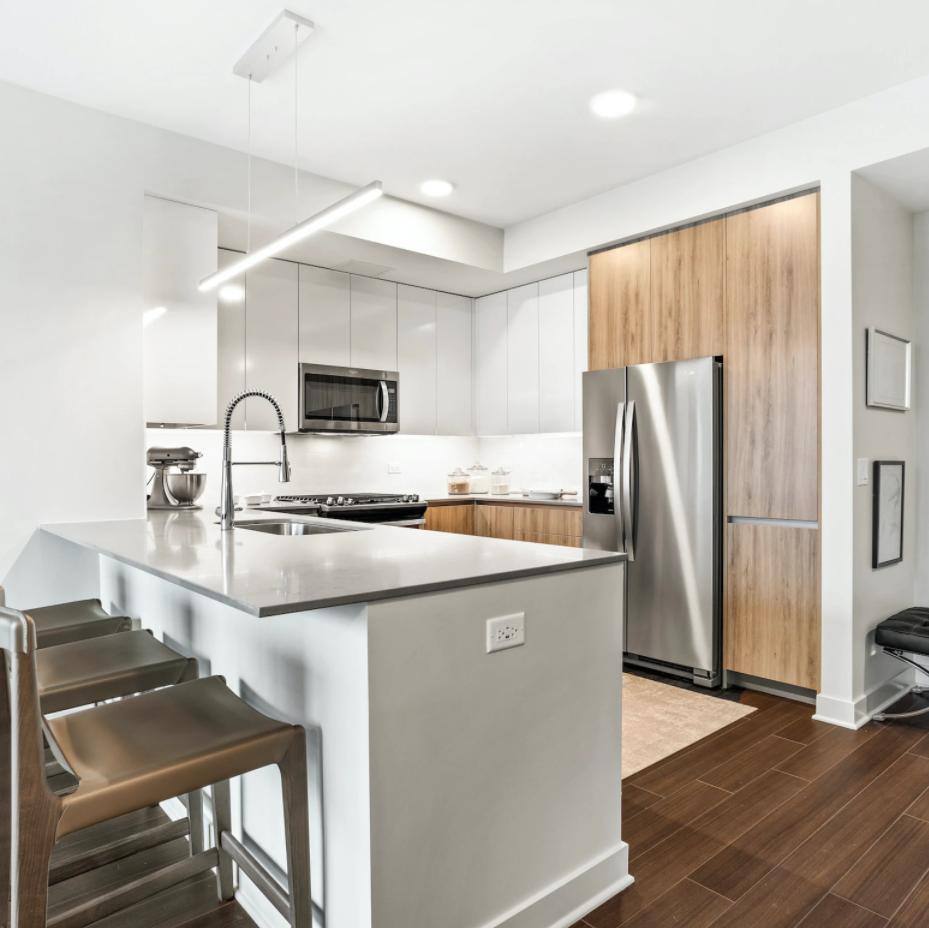 Apartment for rent at 313 W Wolf Point Plaza, Chicago, IL 60654